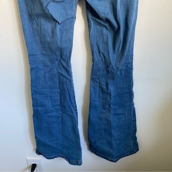 SHEIN High Waist Button Up Flare Hem Jeans • Medium Wash • M Medium - Picture 7 of 10